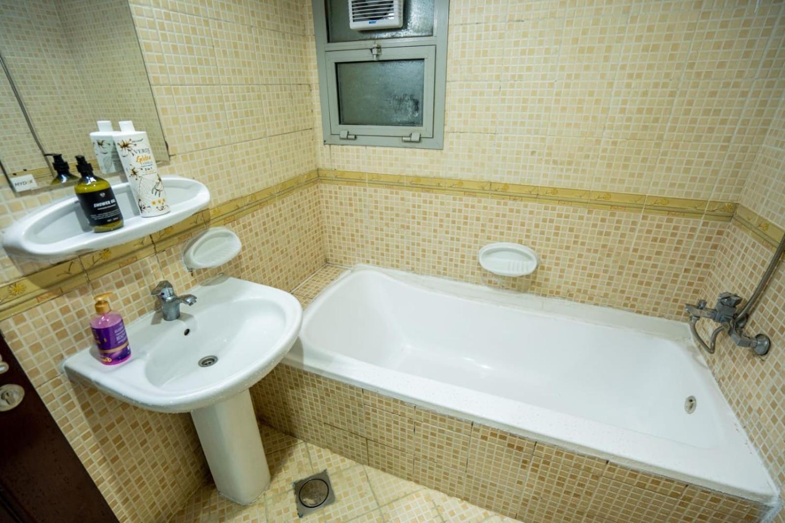 Hospedagem domiciliar Tourist Peaceful Family Me11apt Baith Al Jannah Llc