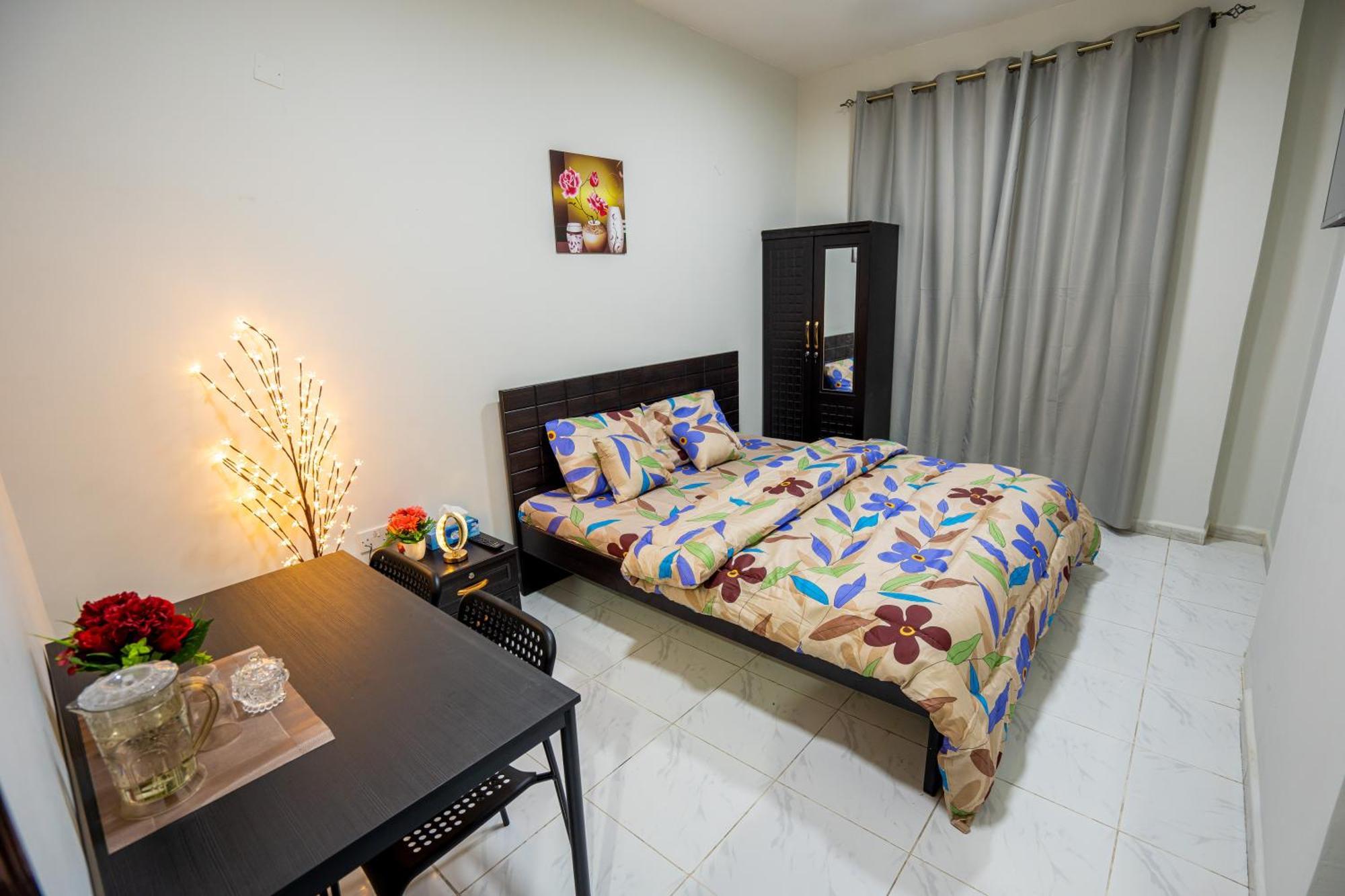 Tourist Peaceful Family Me11apt Baith Al Jannah Llc Hospedagem domiciliar *