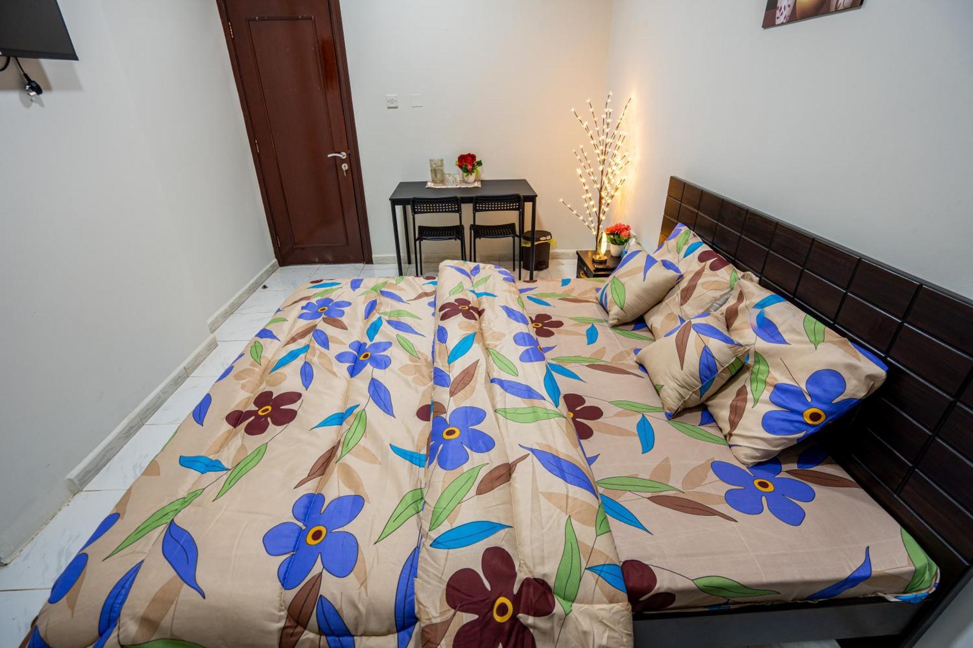 Hospedagem domiciliar Tourist Peaceful Family Me11apt Baith Al Jannah Llc